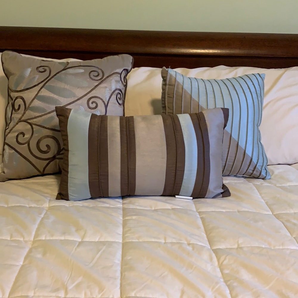 Decorative pillows